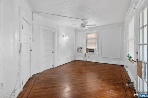 127 Lyons Avenue Newark NJ 07112