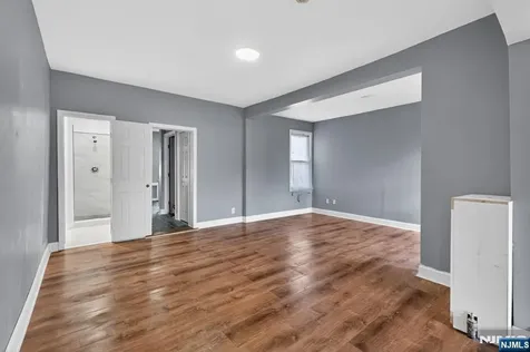 127 Lyons Avenue Newark NJ 07112