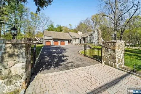 11 Carlough Road Upper Saddle River NJ 07458