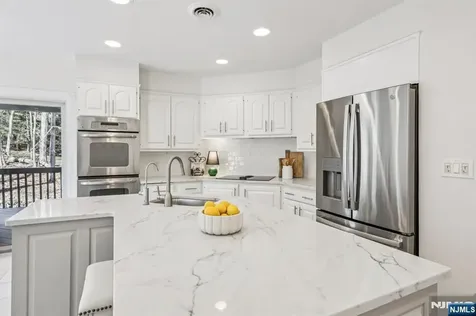 11 Carlough Road Upper Saddle River NJ 07458