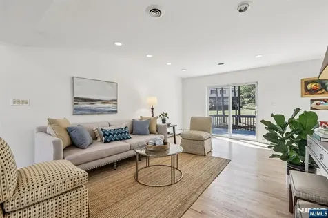 11 Carlough Road Upper Saddle River NJ 07458