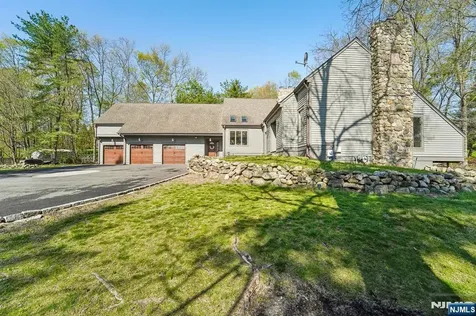 11 Carlough Road Upper Saddle River NJ 07458