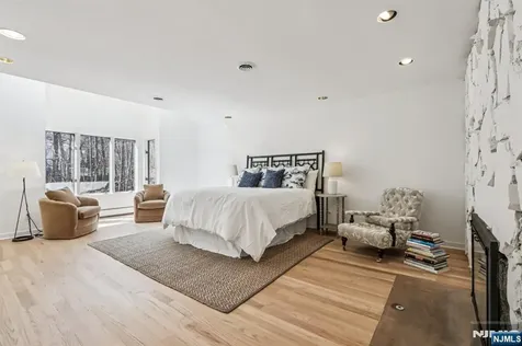 11 Carlough Road Upper Saddle River NJ 07458