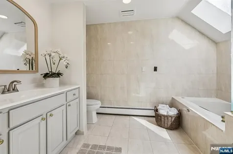11 Carlough Road Upper Saddle River NJ 07458