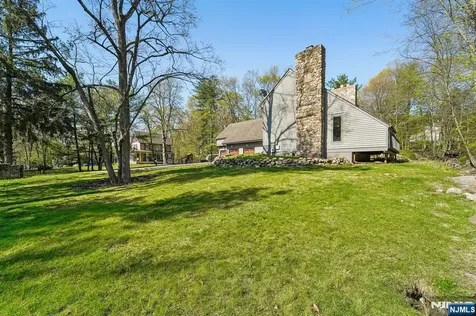 11 Carlough Road Upper Saddle River NJ 07458