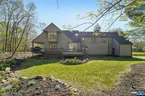 11 Carlough Road Upper Saddle River NJ 07458