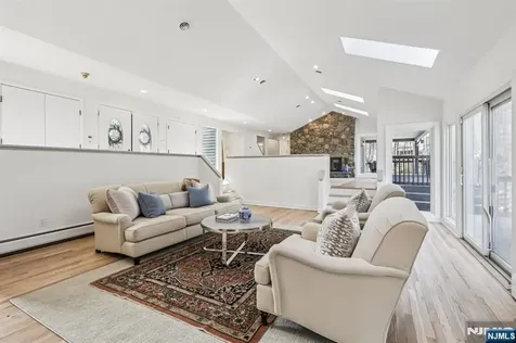 11 Carlough Road Upper Saddle River NJ 07458
