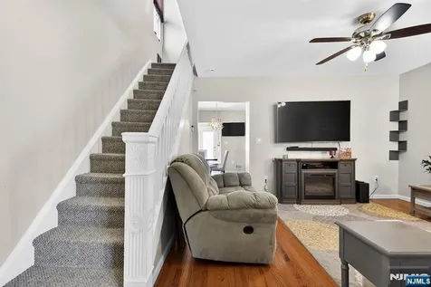 520 Prospect Place Lyndhurst NJ 07071