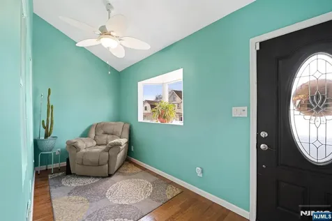 520 Prospect Place Lyndhurst NJ 07071