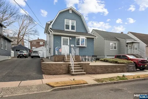 520 Prospect Place Lyndhurst NJ 07071