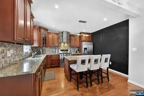 520 Prospect Place Lyndhurst NJ 07071