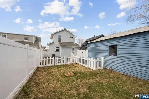 520 Prospect Place Lyndhurst NJ 07071