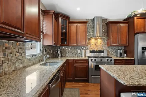 520 Prospect Place Lyndhurst NJ 07071