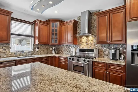 520 Prospect Place Lyndhurst NJ 07071