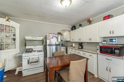 81 6th Avenue Clifton NJ 07011