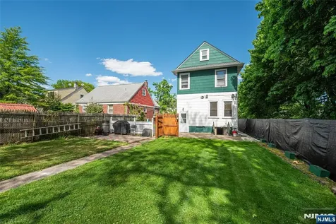 81 6th Avenue Clifton NJ 07011
