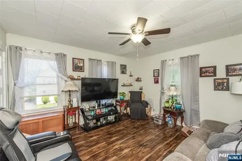 81 6th Avenue Clifton NJ 07011