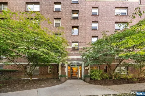 100 Palisade Avenue Englewood NJ 07631