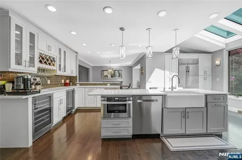 248 Wayfair Circle Franklin Lakes NJ 07417