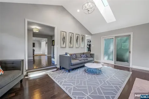 248 Wayfair Circle Franklin Lakes NJ 07417