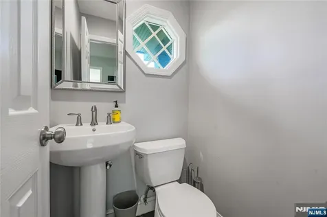248 Wayfair Circle Franklin Lakes NJ 07417