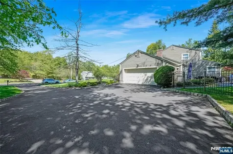 248 Wayfair Circle Franklin Lakes NJ 07417