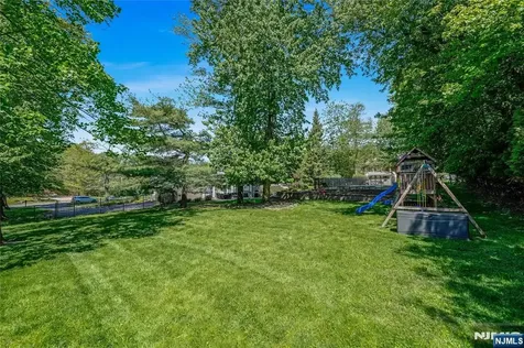 248 Wayfair Circle Franklin Lakes NJ 07417