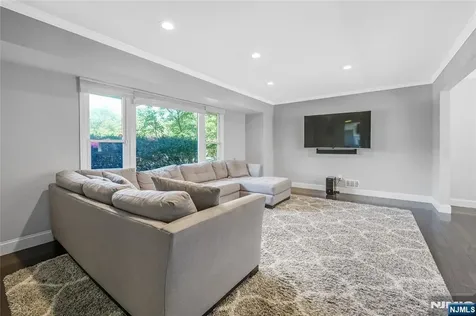 248 Wayfair Circle Franklin Lakes NJ 07417