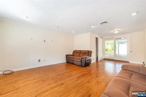 8 Pershing Street Emerson NJ 07630
