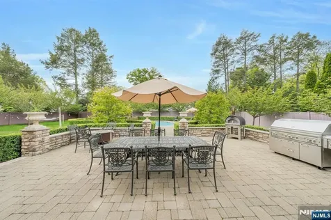 303 Rockland Avenue River Vale NJ 07675