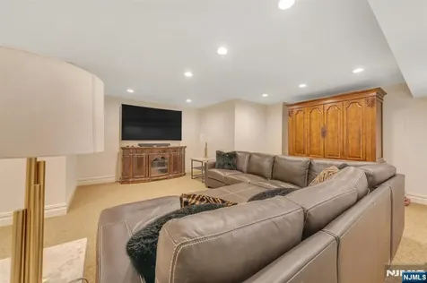 303 Rockland Avenue River Vale NJ 07675