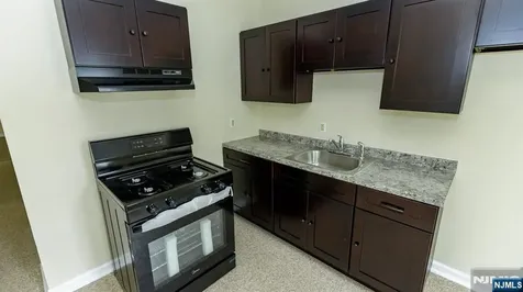 428 Avon Avenue Newark NJ 07108