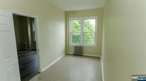 428 Avon Avenue Newark NJ 07108