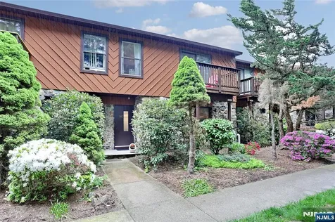3 Brookside Heights Wanaque NJ 07465