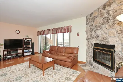 3 Brookside Heights Wanaque NJ 07465