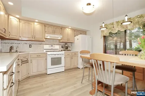 3 Brookside Heights Wanaque NJ 07465