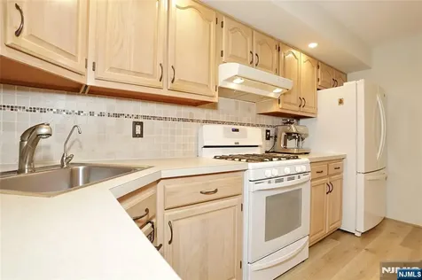3 Brookside Heights Wanaque NJ 07465