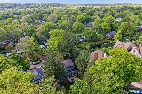 221 Christopher Street Montclair NJ 07042