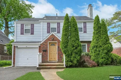 44 Golf Court Teaneck NJ 07666