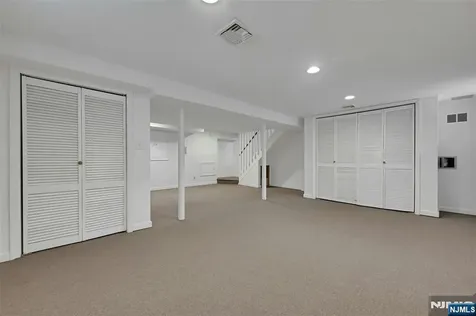44 Golf Court Teaneck NJ 07666