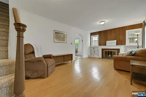 44 Golf Court Teaneck NJ 07666