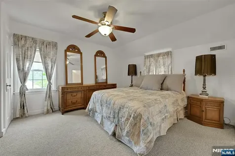 44 Golf Court Teaneck NJ 07666