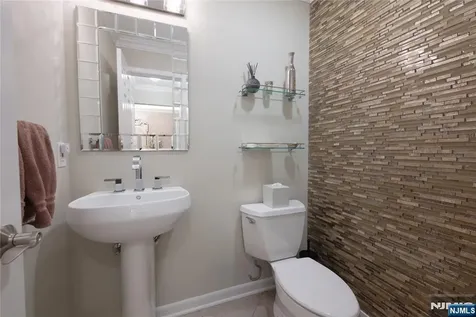69 Cummings Circle West Orange NJ 07052