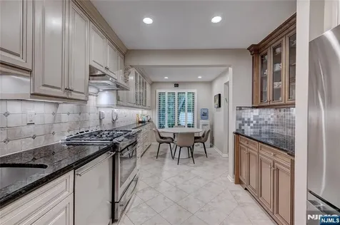 69 Cummings Circle West Orange NJ 07052