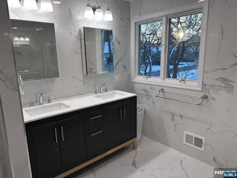 14 Louise Lane Tenafly NJ 07670