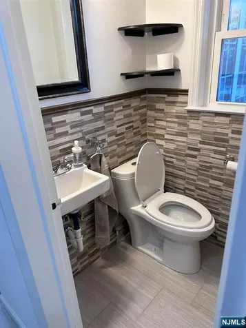 14 Louise Lane Tenafly NJ 07670