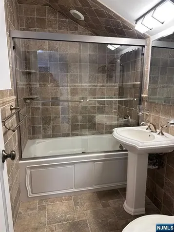 14 Louise Lane Tenafly NJ 07670