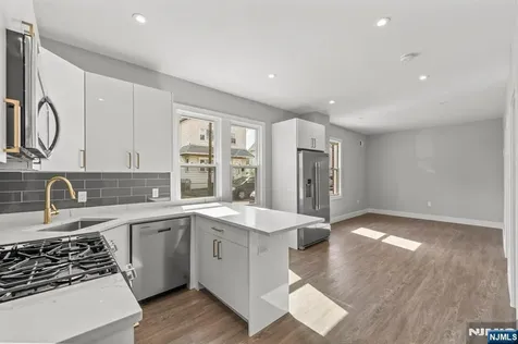 59 Locust Avenue Wallington NJ 07057