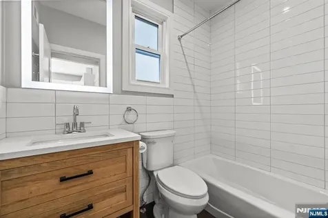 59 Locust Avenue Wallington NJ 07057