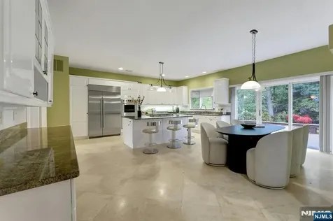 10 Parker Place Old Tappan NJ 07675